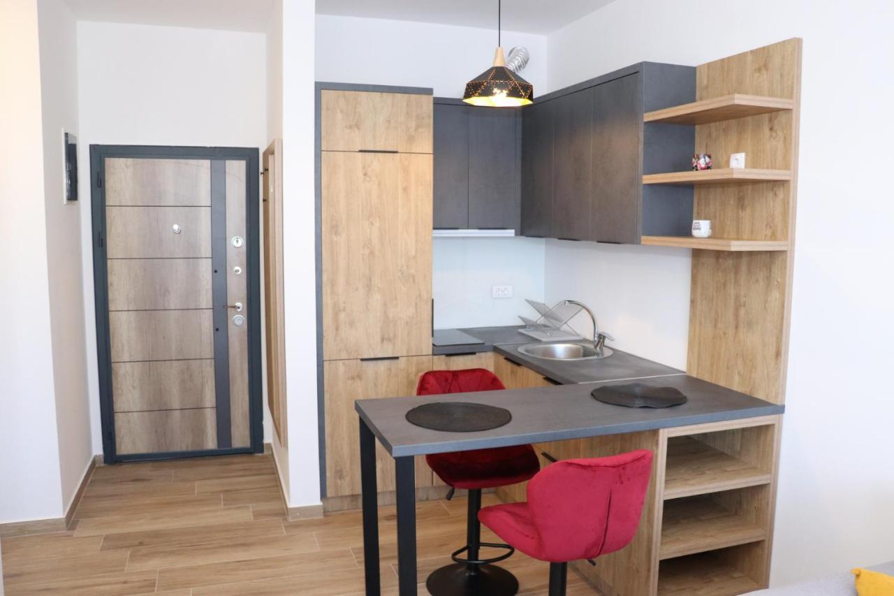 Eagles Apartments & Suites Ulcinj Esterno foto