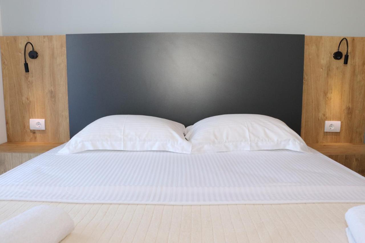 Eagles Apartments & Suites Ulcinj Esterno foto
