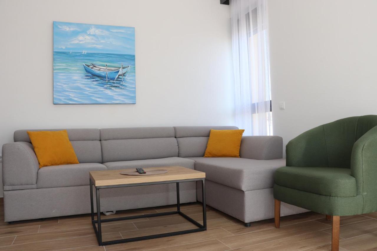 Eagles Apartments & Suites Ulcinj Esterno foto