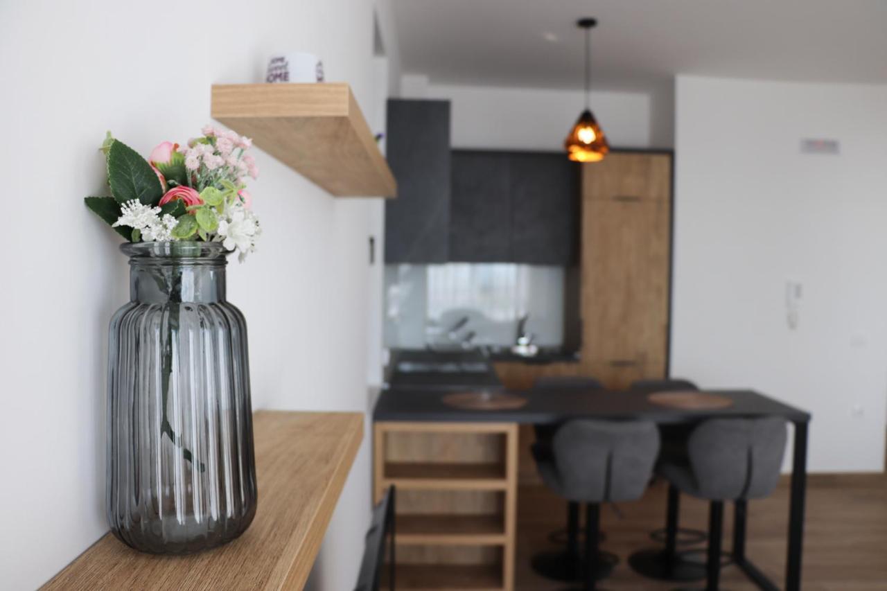 Eagles Apartments & Suites Ulcinj Esterno foto