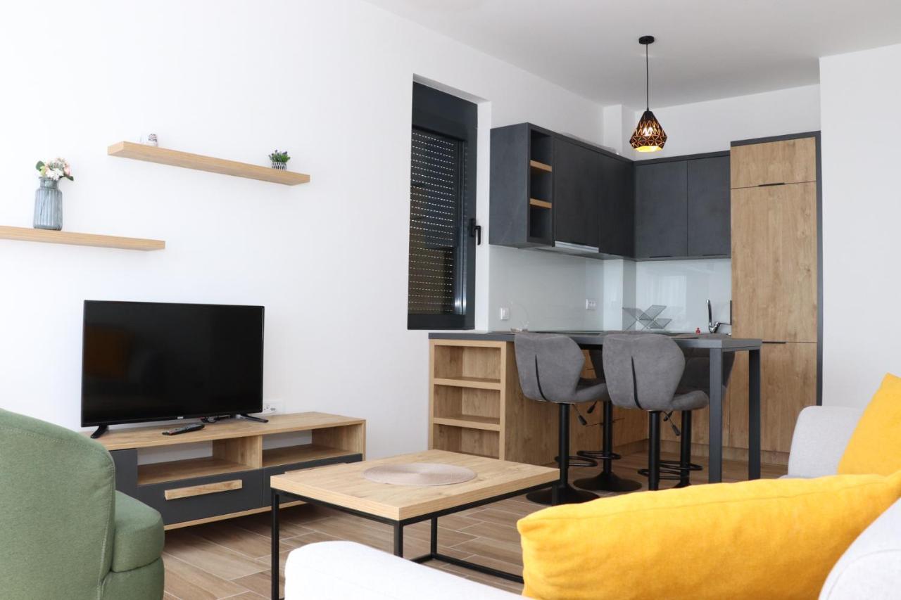 Eagles Apartments & Suites Ulcinj Esterno foto