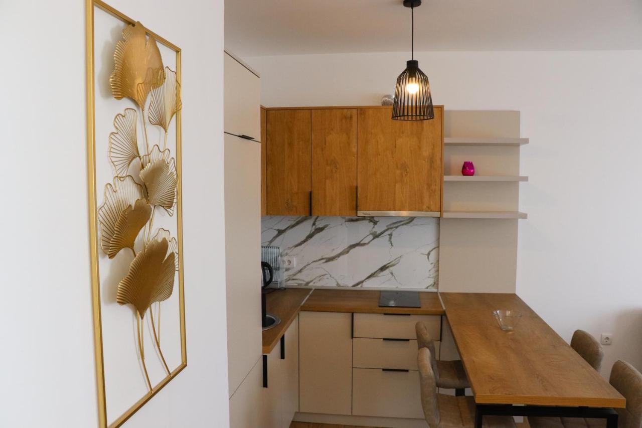Eagles Apartments & Suites Ulcinj Esterno foto
